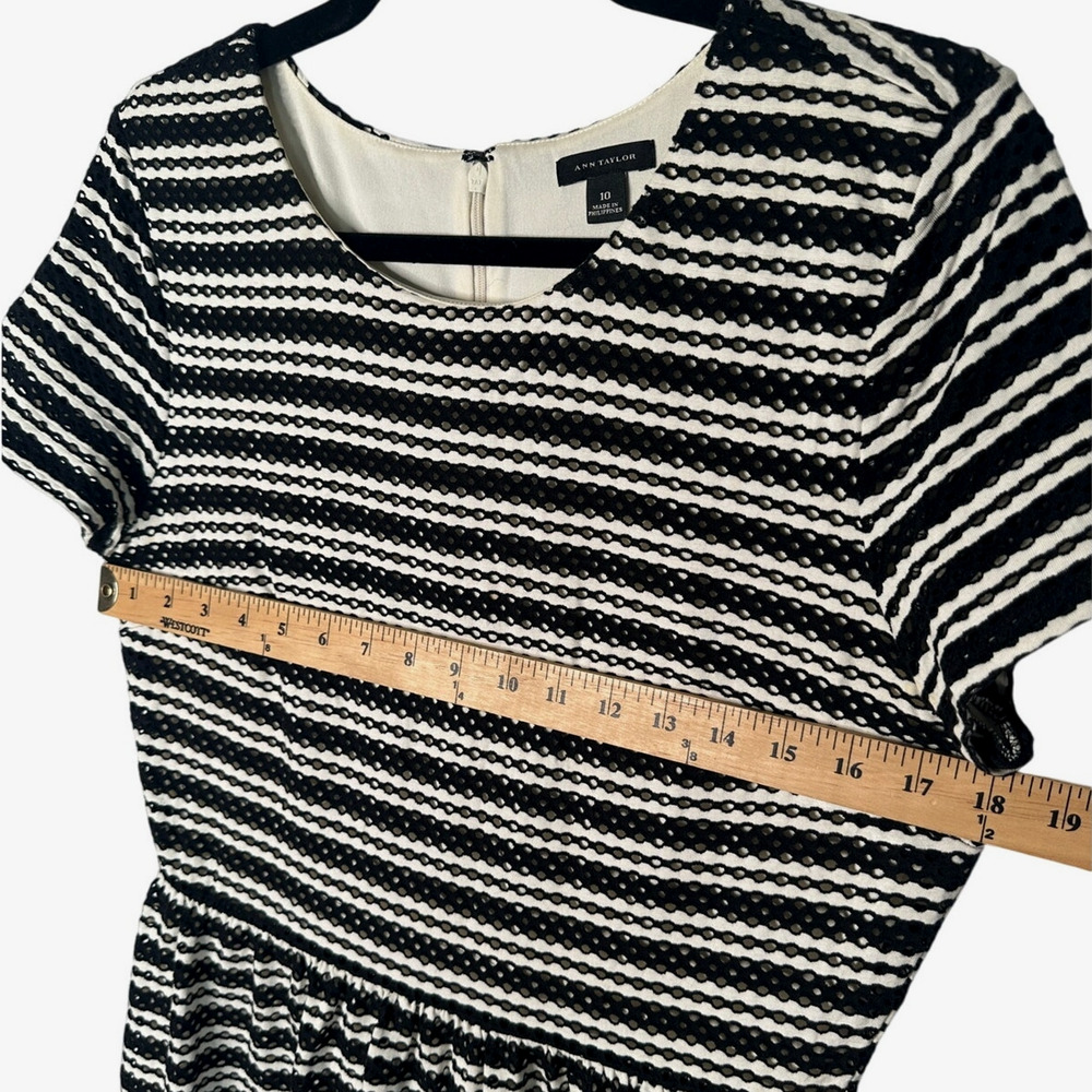 Ann Taylor 10 Cotton Eyelet Dress $149 Short Sleeve Fit & Flare Black Striped - Picture 6 of 9